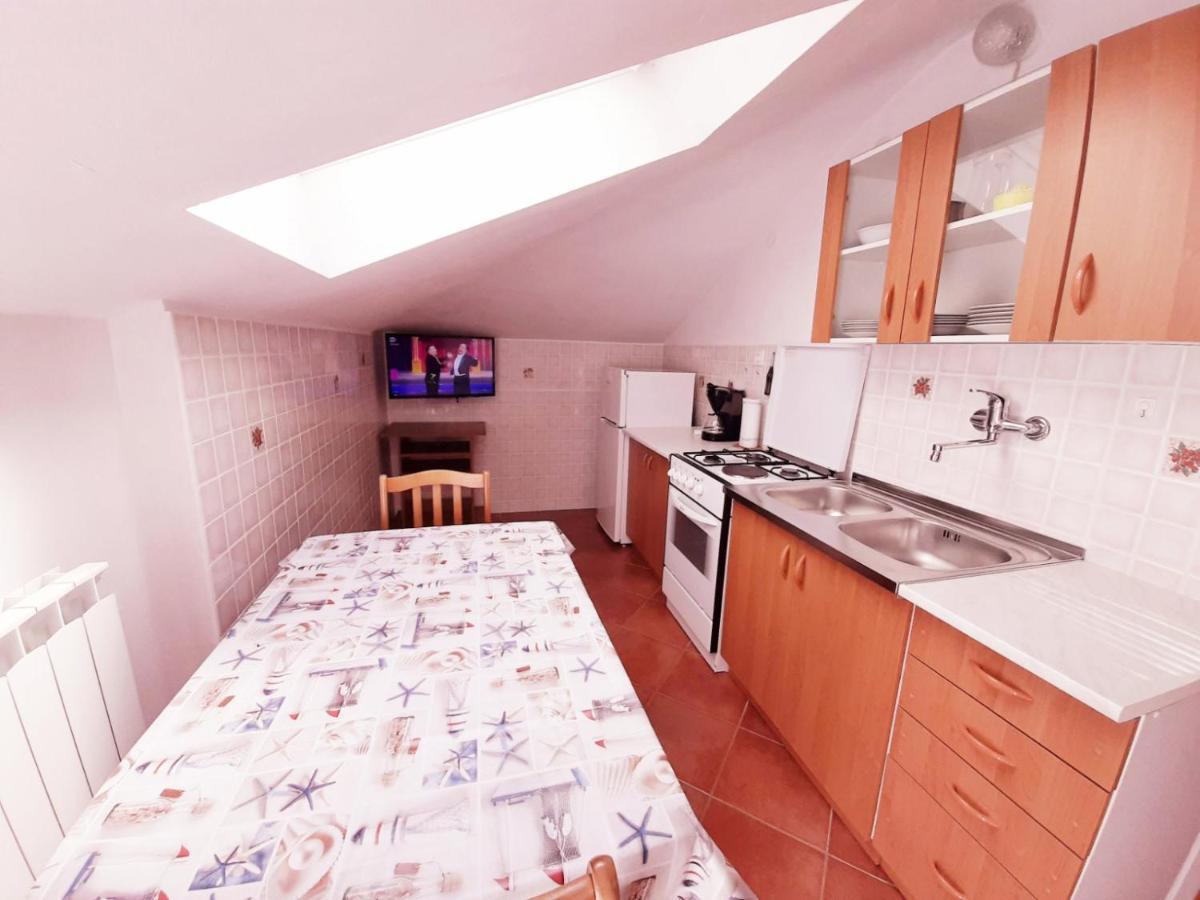 Apartments Izabela Muzic-Fornaric Đảo Cres Ngoại thất bức ảnh