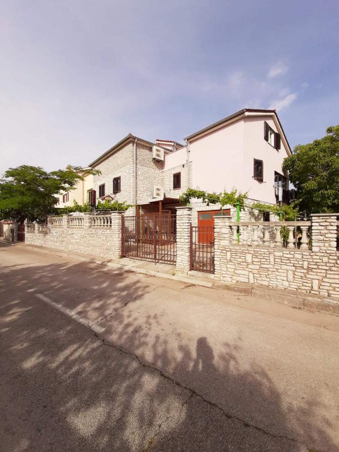 Apartments Izabela Muzic-Fornaric Đảo Cres Ngoại thất bức ảnh